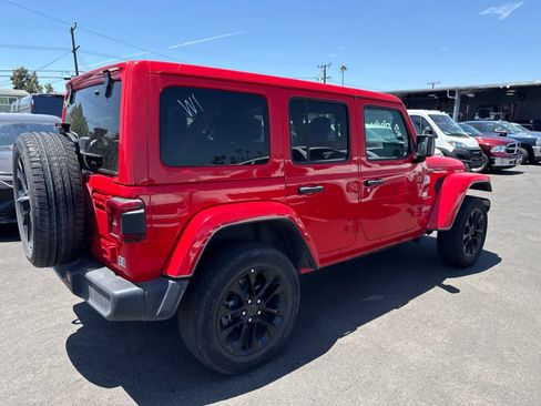 Used 2024 Jeep Wrangler Unlimited Sahara AWD/4WD image 12