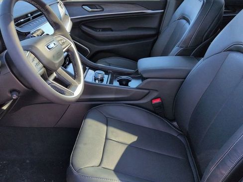 New 2026 Jeep Grand Cherokee Limited AWD/4WD image 12