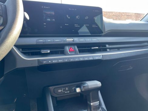 Used 2025 Kia K4 FWD image 17