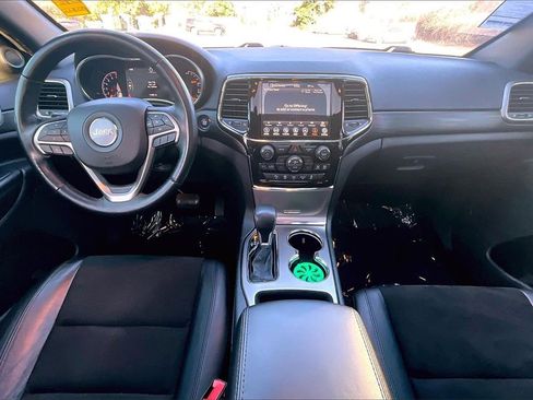 Used 2021 Jeep Grand Cherokee Laredo X image 8