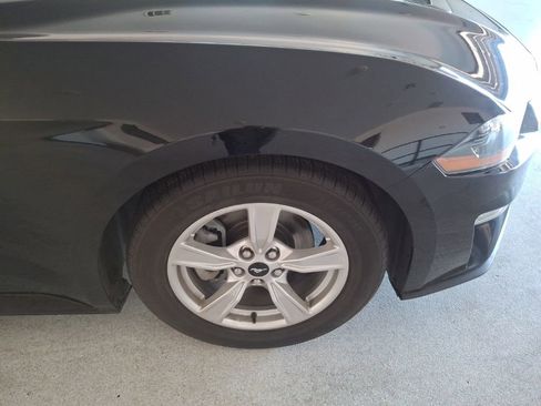 Used 2022 Ford Mustang Coupe RWD image 9