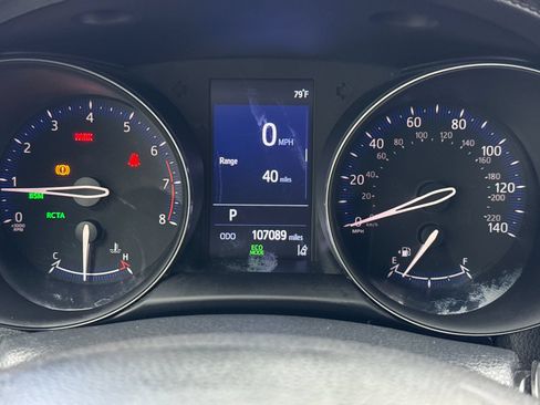 Used 2019 Toyota C-HR XLE FWD image 22