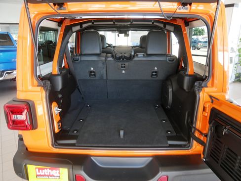 New 2025 Jeep Wrangler Unlimited Rubicon 392 image 11