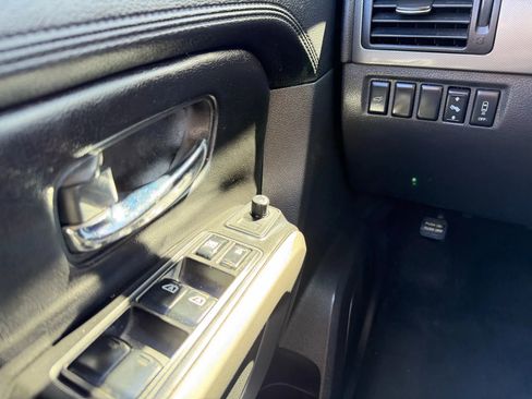 Used 2015 Nissan Armada SV image 28