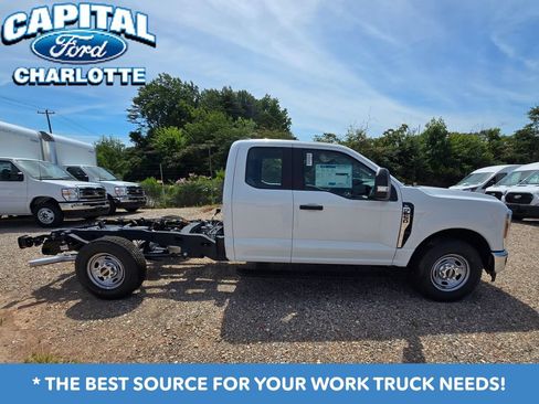 New 2026 Ford F250 XL w/ XL Chrome Package RWD image 3