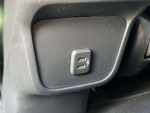 Used 2019 Chevrolet Equinox LT FWD image 16