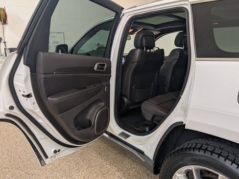 Used 2014 Jeep Grand Cherokee Summit AWD/4WD image 14