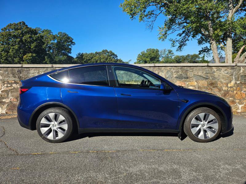 Used 2023 Tesla Model Y Long Range AWD/4WD image 10