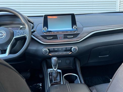 Used 2023 Nissan Altima 2.5 SV image 41