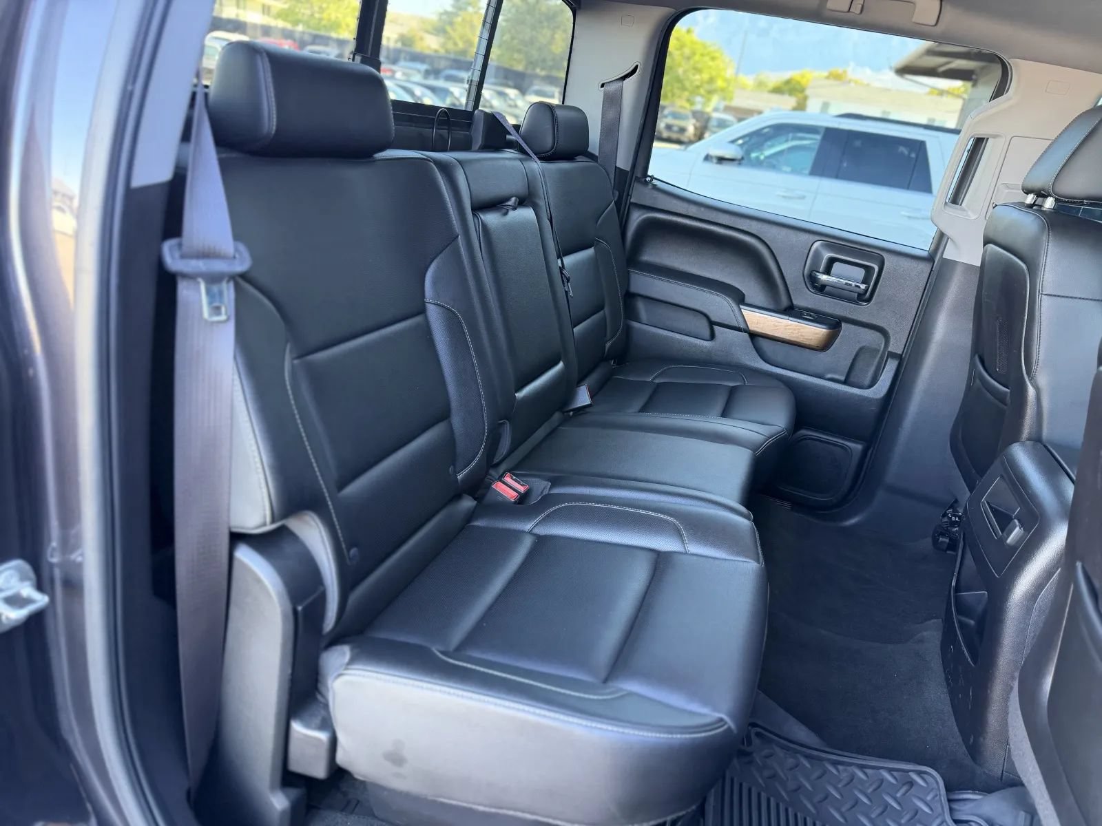 Used 2015 Chevrolet Silverado 1500 LTZ w/ LTZ Plus Package AWD/4WD image 17