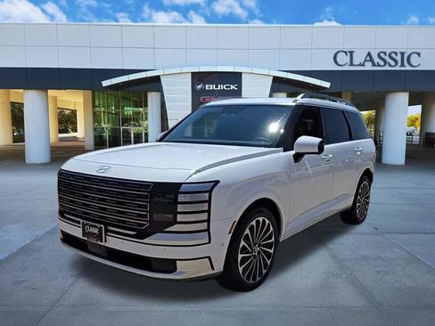 Used 2026 Hyundai Palisade Calligraphy FWD image 3