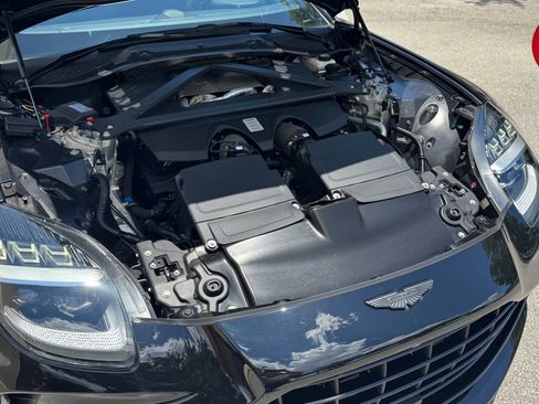 Used 2025 Aston Martin V8 Vantage Coupe RWD image 6
