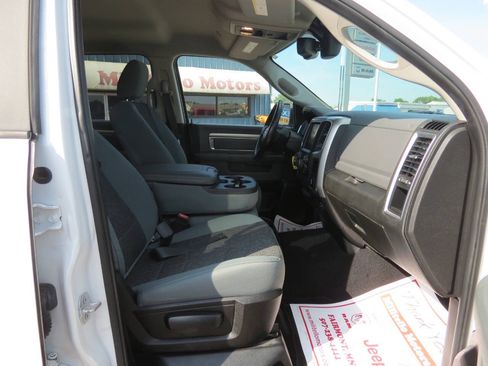 Used 2019 RAM 1500 Classic SLT w/ Luxury Group AWD/4WD image 30