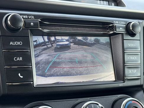 Used 2017 Toyota RAV4 LE image 28