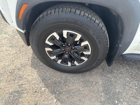 Used 2022 Nissan Frontier Pro-X RWD image 9
