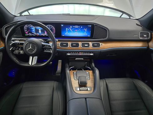 Used 2024 Mercedes-Benz GLS 450 4MATIC image 17