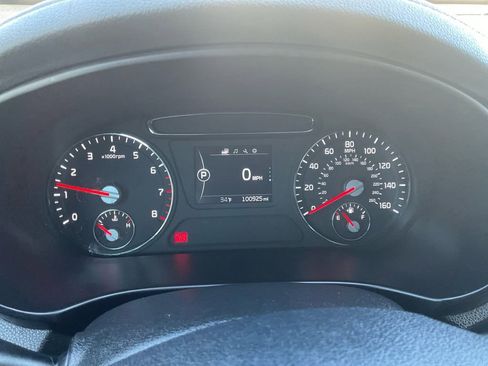 Used 2016 Kia Sorento LX w/ LX Convenience Package image 16