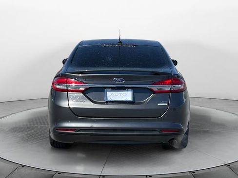 Used 2017 Ford Fusion SE w/ Equipment Group 201A image 4