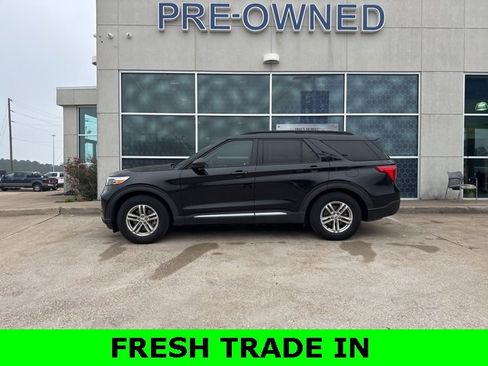 Used 2021 Ford Explorer XLT image 1