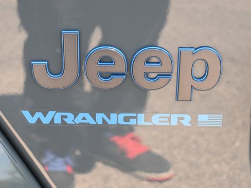 Used 2025 Jeep Wrangler Unlimited Sahara w/ Safety Group AWD/4WD image 34