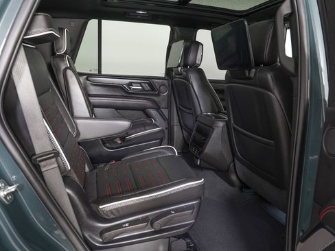 Used 2025 GMC Yukon AT4 Ultimate AWD/4WD image 10