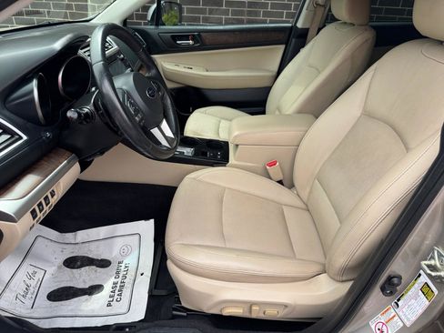 Used 2017 Subaru Outback 2.5i Limited AWD/4WD image 5