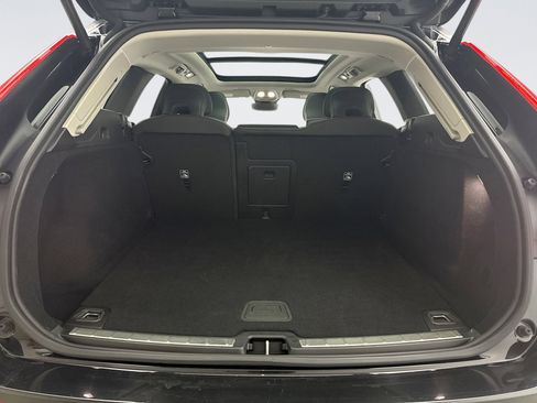 Used 2025 Volvo XC60 B5 Plus image 19