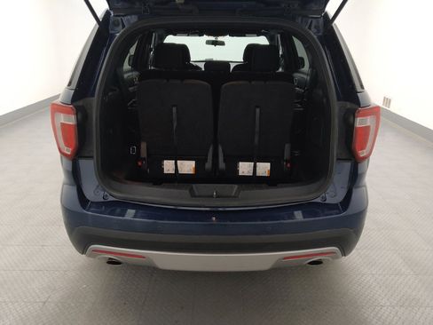 Used 2017 Ford Explorer XLT AWD/4WD image 29