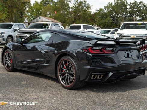 Used 2023 Chevrolet Corvette Stingray Premium Cpe w/ Z51 Performance Package image 11