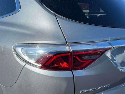 Used 2024 Buick Enclave Premium image 8