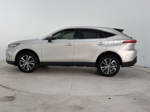 Used 2023 Toyota Venza LE AWD/4WD image 2
