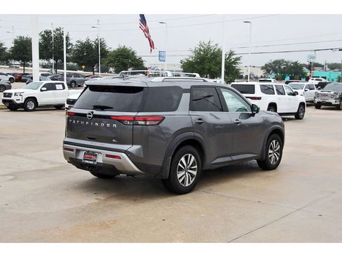 Used 2023 Nissan Pathfinder SL FWD image 6