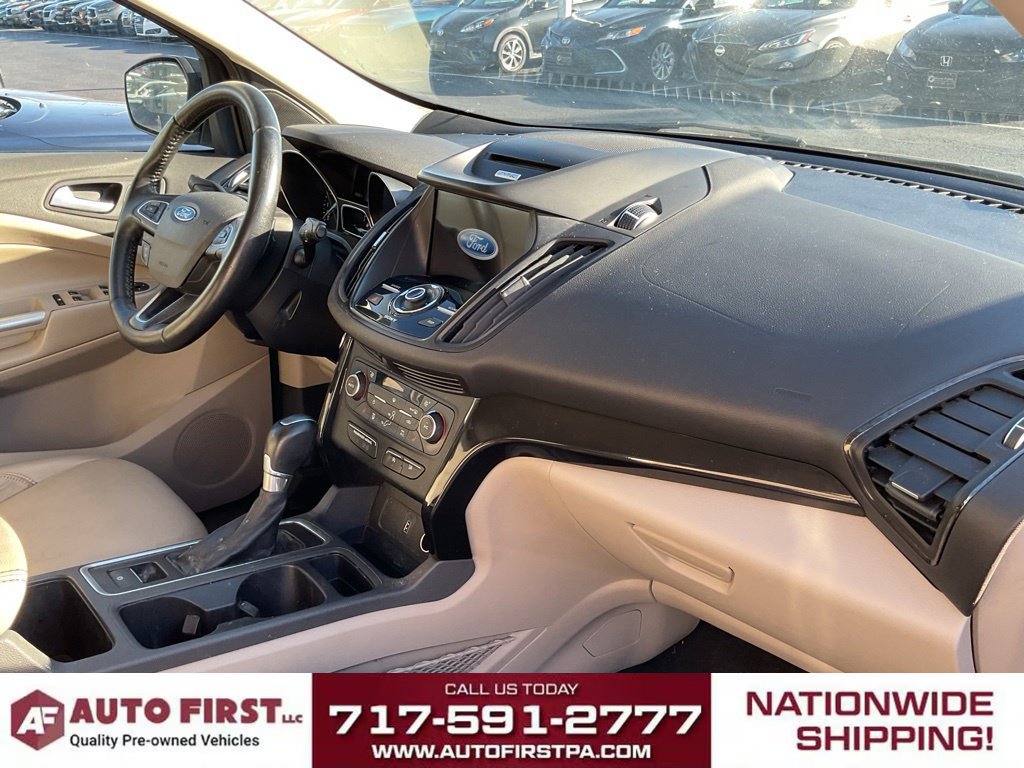 Used 2017 Ford Escape Titanium AWD/4WD image 18