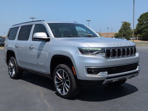 Used 2022 Jeep Wagoneer Series III w/ Premium Group I AWD/4WD image 1