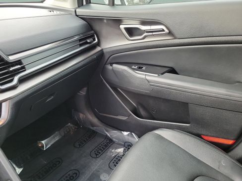 Used 2025 Kia Sportage EX FWD image 14
