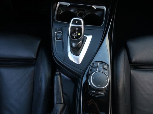 Used 2018 BMW 230i Coupe image 19