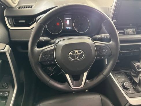 Used 2022 Toyota RAV4 XLE Premium AWD/4WD image 28