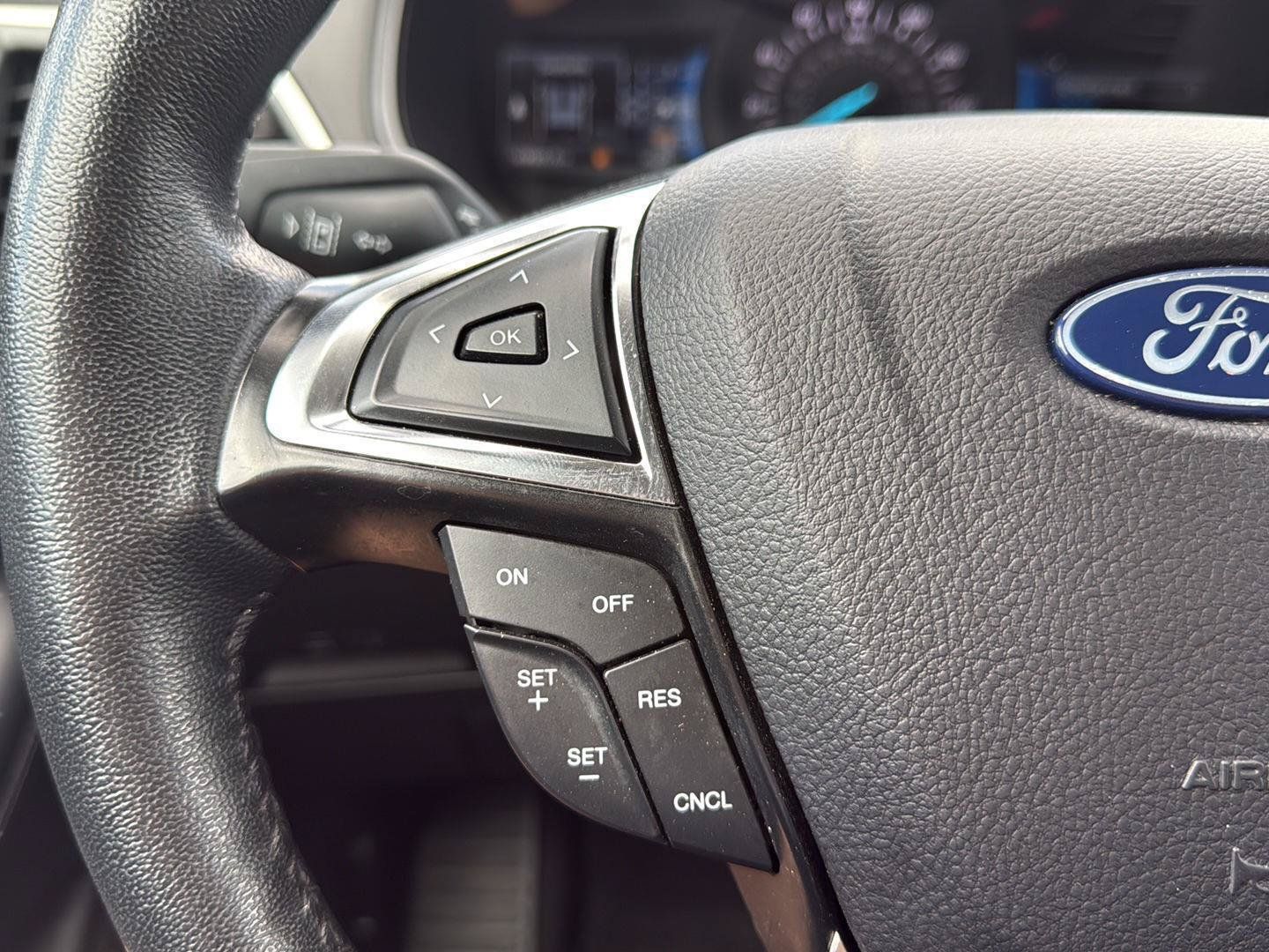 Used 2024 Ford Edge SEL AWD/4WD image 14