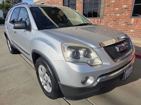 Used 2009 GMC Acadia SLE FWD image 1