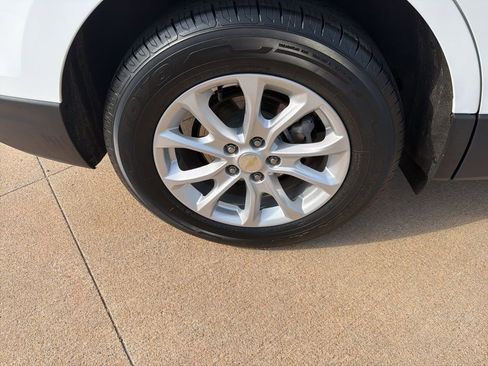 Used 2020 Chevrolet Equinox LS FWD image 10