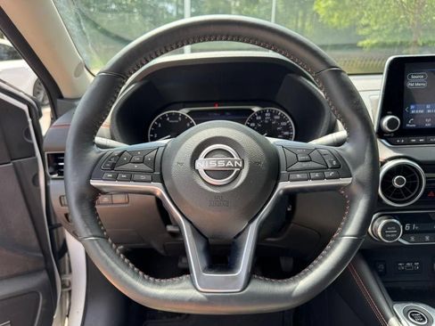 Used 2025 Nissan Sentra SR w/ SR Premium Package FWD image 16