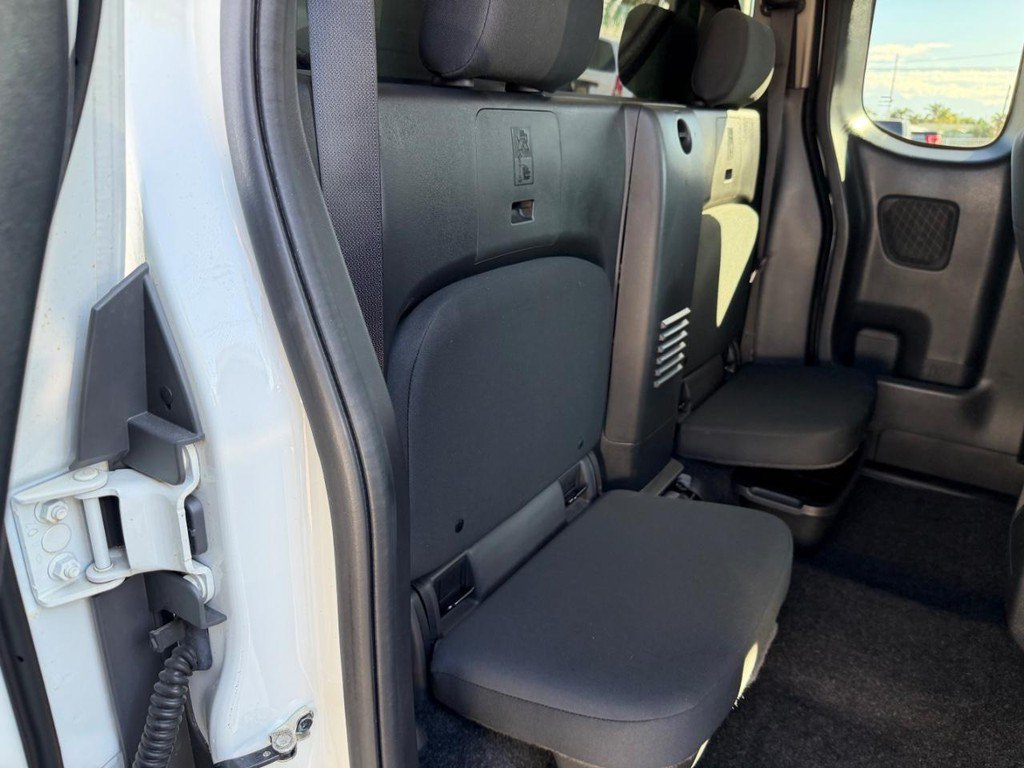 Used 2022 Nissan Frontier S RWD image 22