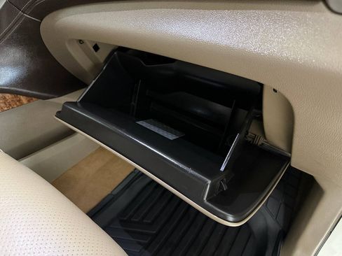 Used 2015 Chevrolet Suburban LTZ RWD image 44