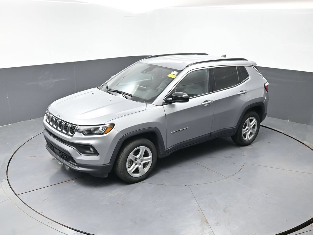 Used 2024 Jeep Compass Latitude AWD/4WD image 45