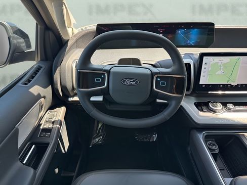Used 2025 Ford Expedition Active AWD/4WD image 27