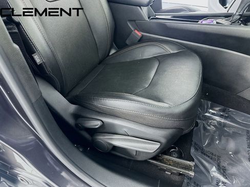 Used 2023 Jeep Compass Limited image 32