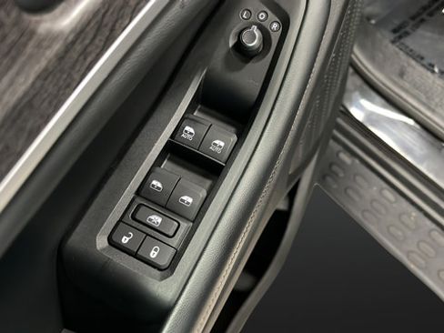 Used 2024 Jeep Grand Cherokee Limited w/ Luxury Tech Group II AWD/4WD image 21