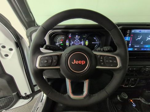 Certified 2025 Jeep Wrangler Unlimited Sahara AWD/4WD image 24
