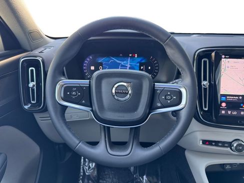 Used 2023 Volvo XC40 B5 Plus w/ Climate Package AWD/4WD image 16