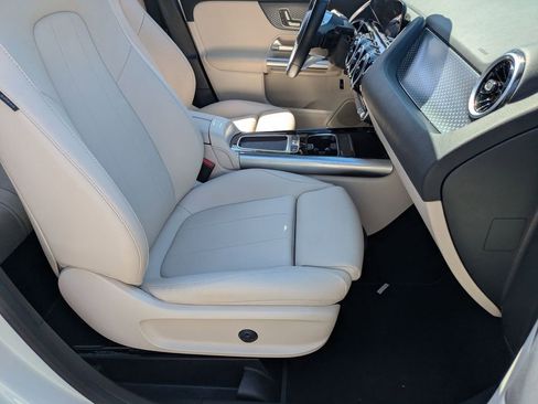 Used 2025 Mercedes-Benz GLA 250 4MATIC image 29